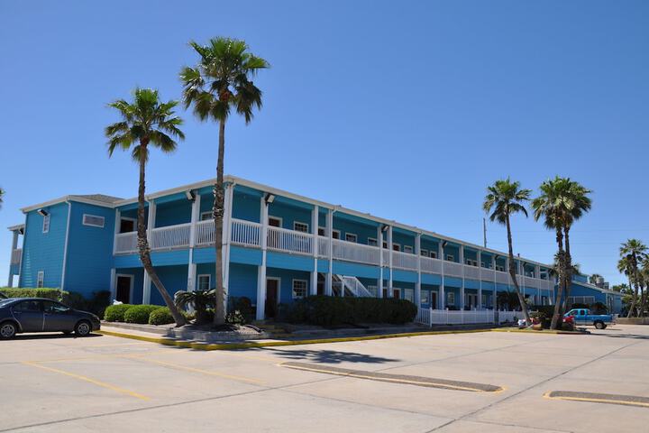 Plantation Suites & Conference Center