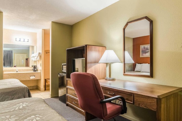 Room 21 of 29