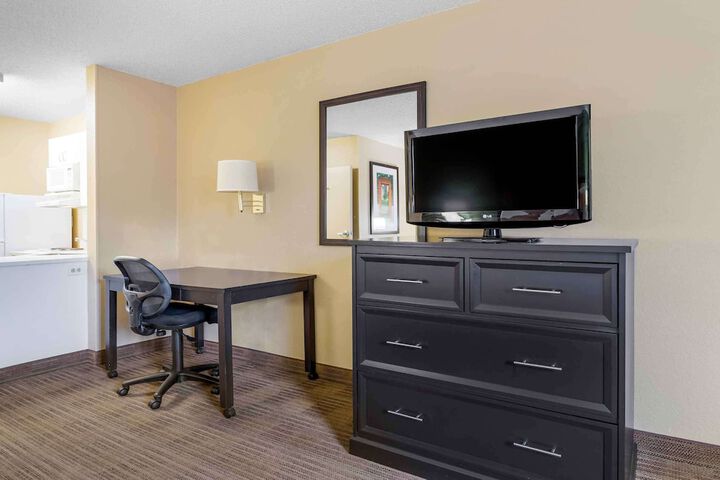 Room 19 of 28