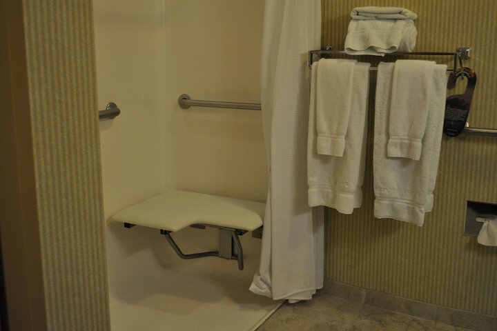 Holiday Inn Express & Suites Kent - University Area by IHG