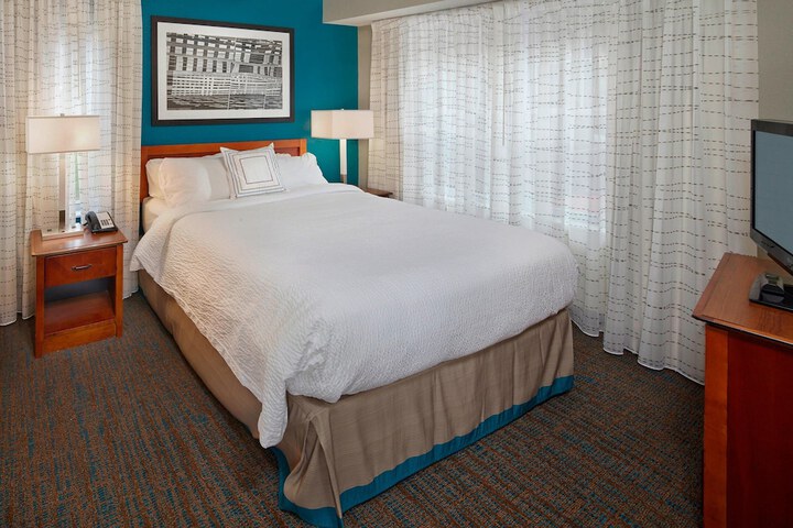 Room 12 of 27