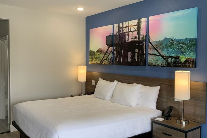 Room 32 of 50