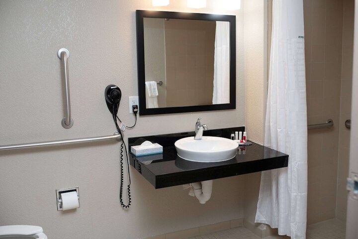 Room 14 of 23