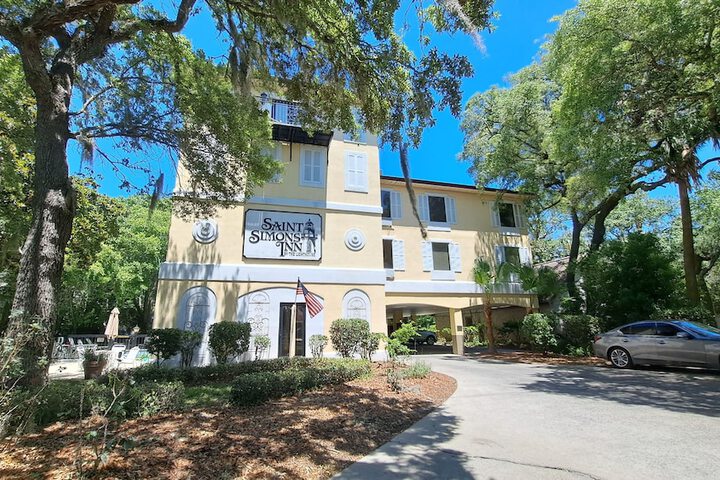 Saint Simons Inn by the Lighthouse