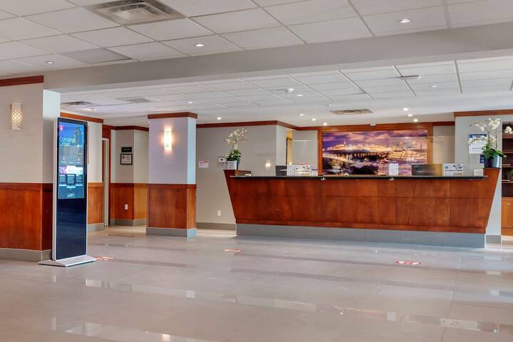 Hotel Interior 9 of 64