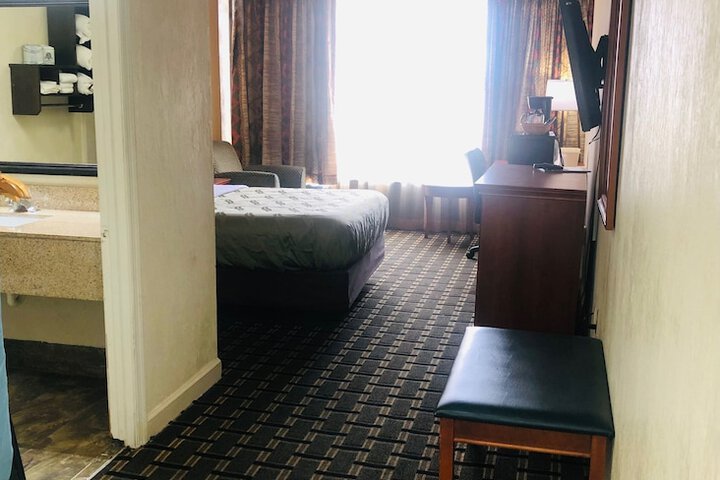 Room 44 of 46