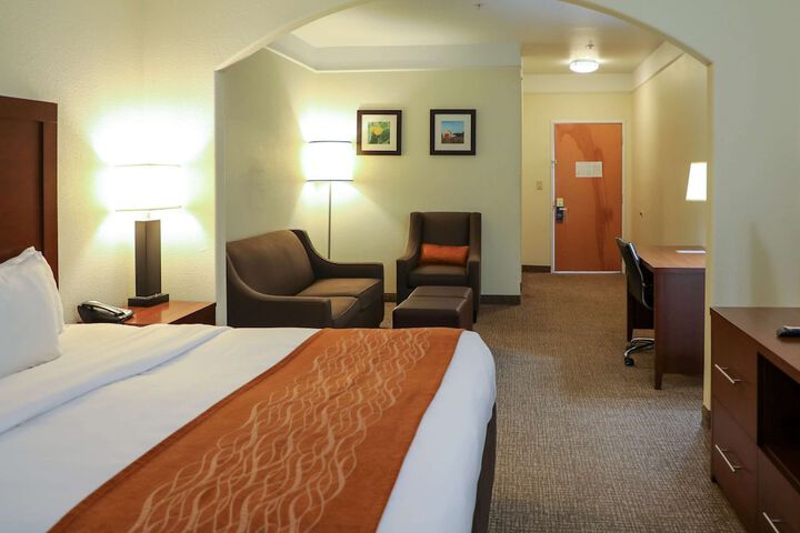 Room 21 of 32
