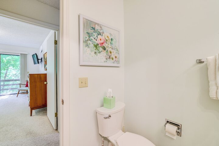 Bella Vista Townhome w / Deck Near Back 40 Trail!