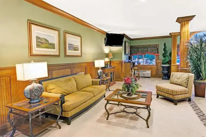 Microtel Inn & Suites Woodstock