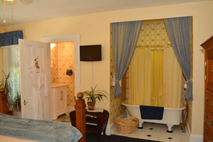 Deer Creek Inn