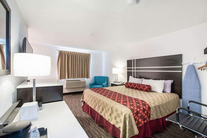 Americas Best Value Inn Charlotte MI