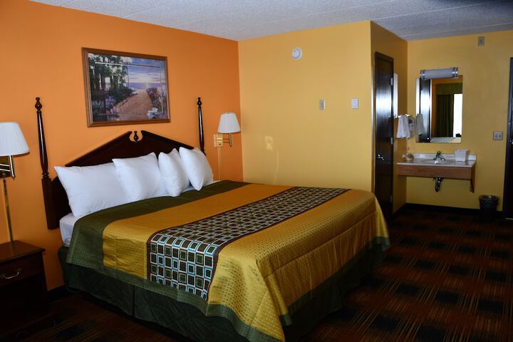 Room 21 of 39