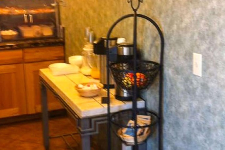 Magnuson Hotel Ely