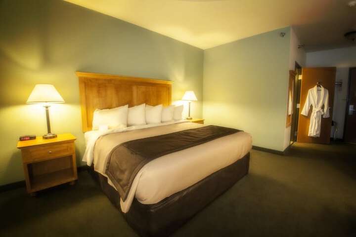 Room 12 of 16
