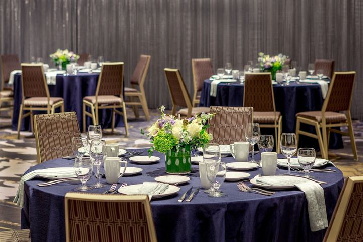 Sheraton Commander Hotel
