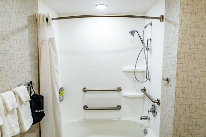 Holiday Inn Express Columbus-Dublin by IHG