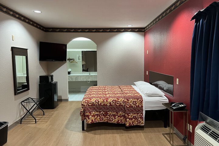 Room 23 of 30