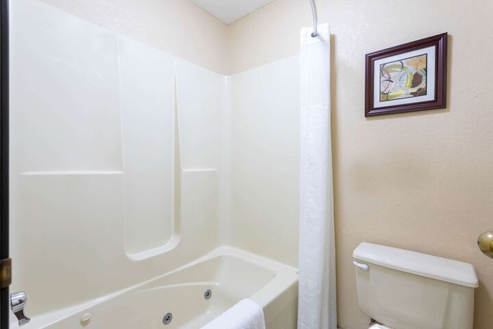 Clarion Pointe Harrodsburg-Danville