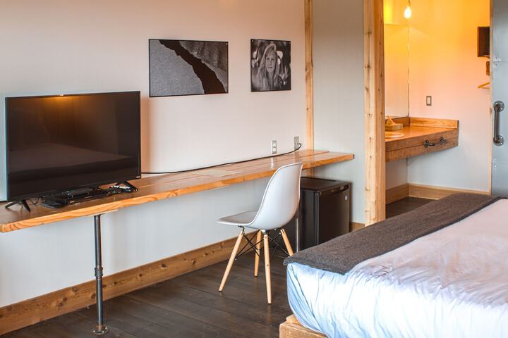 Room 51 of 76