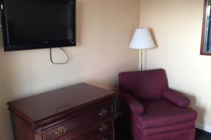 Room 10 of 21