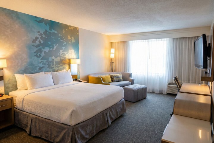 Country Inn & Suites by Radisson Brown Deer - Milwaukee North