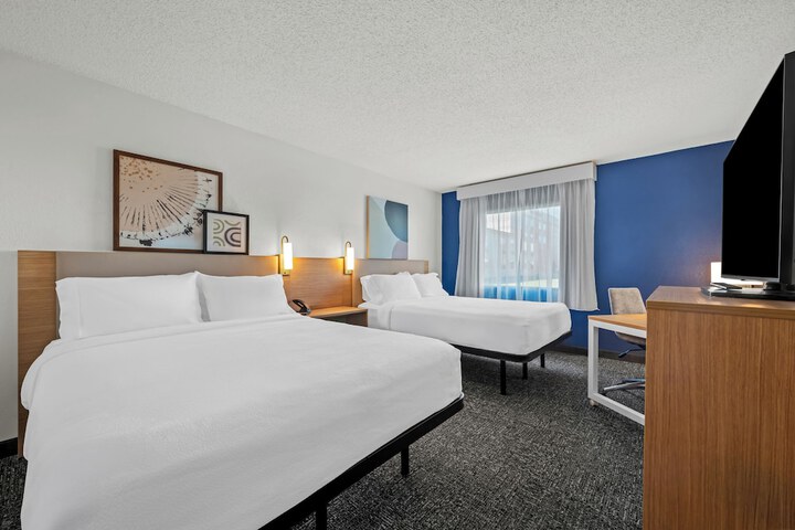 Spark by Hilton Cleveland Beachwood