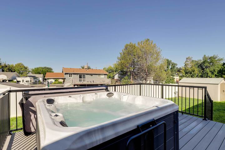 Family-friendly Clearfield Home w / Hot Tub!