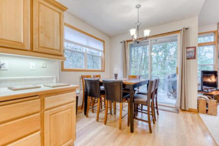 Clarks Mountain Condo