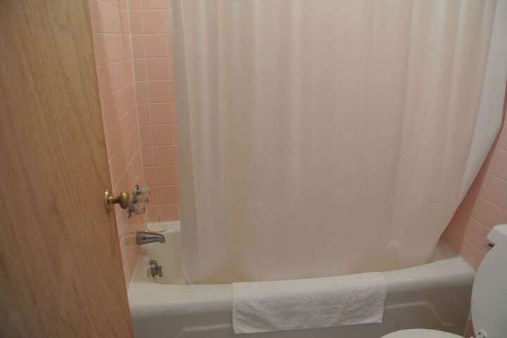 RoseWood Inn