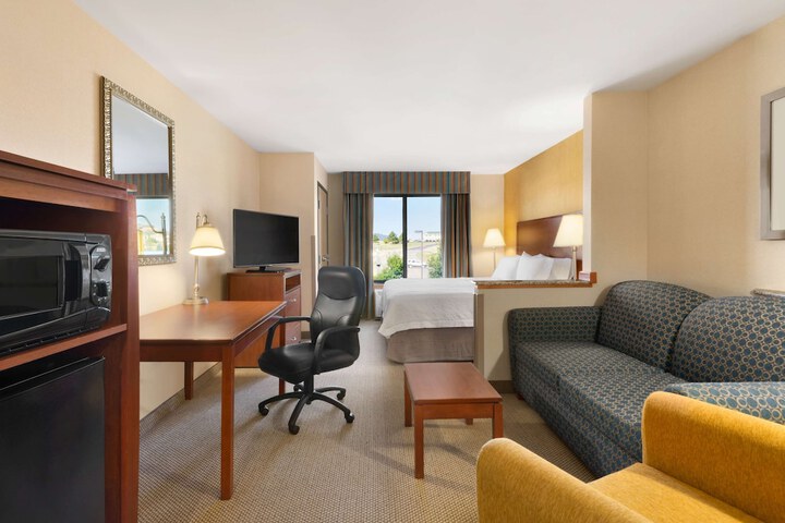 Room 9 of 26