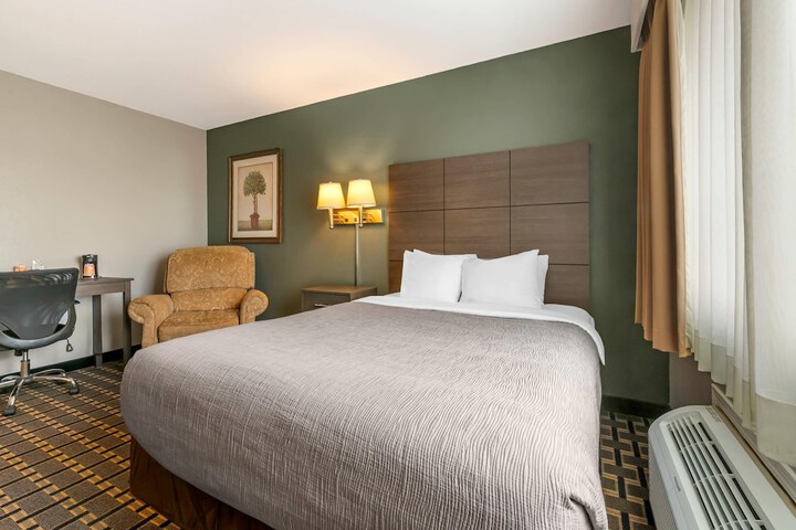 Quality Inn Mauston I-90