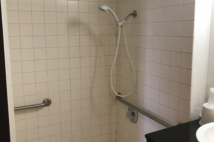 Room 33 of 39