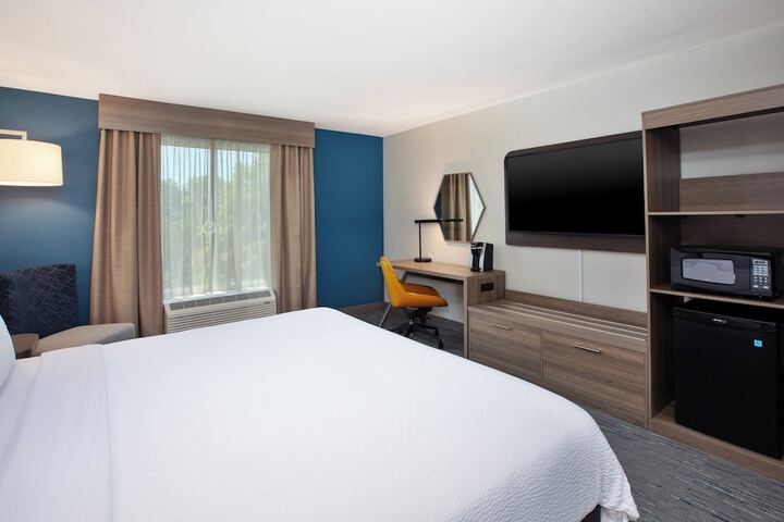 Room 53 of 75