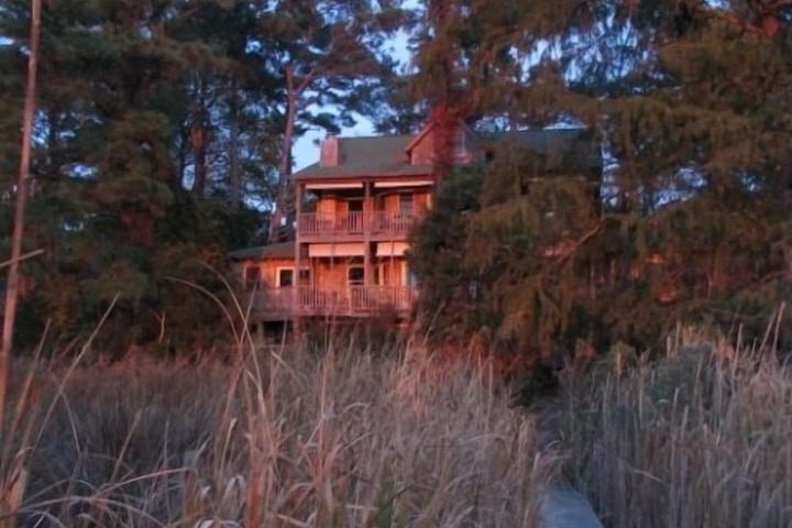Cypress Moon Inn