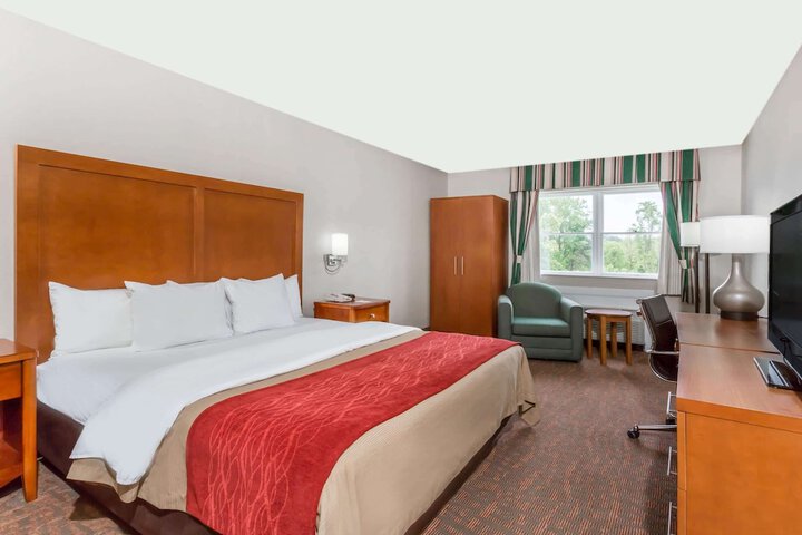 Room 9 of 16