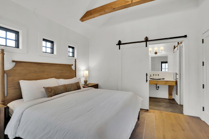 Room 18 of 37