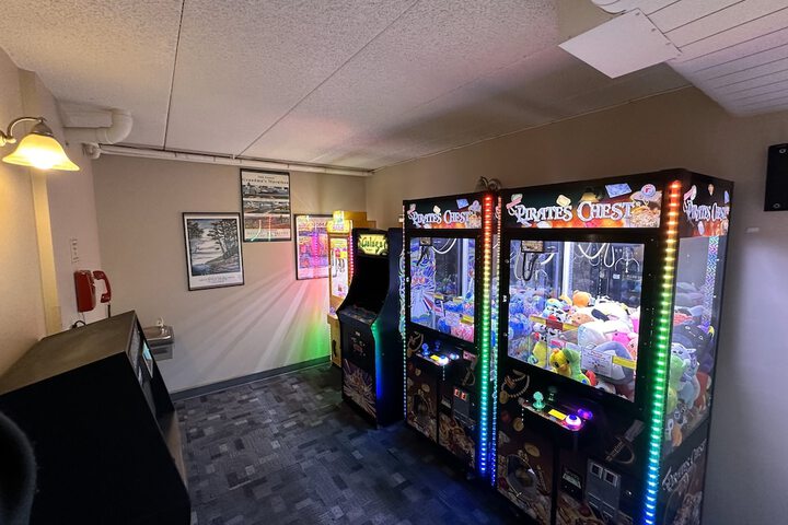 Room 11 of 48