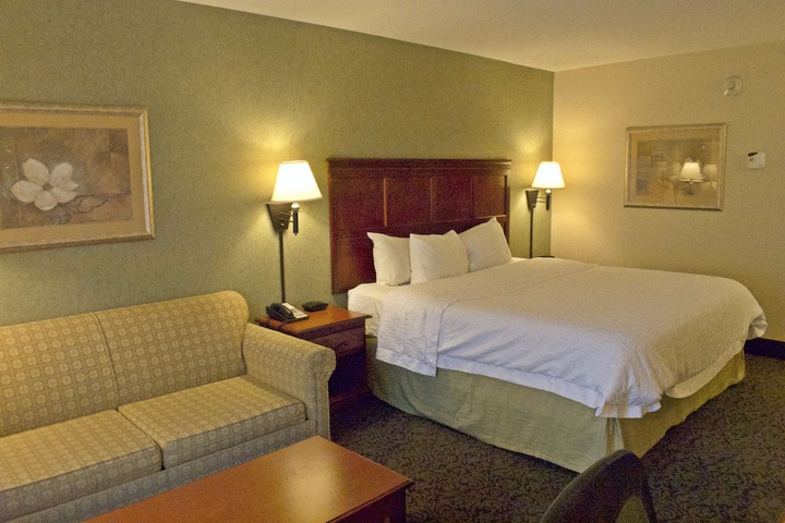 Room 9 of 32