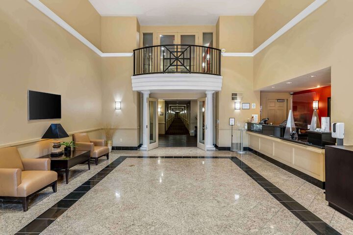Hotel Interior 11 of 32