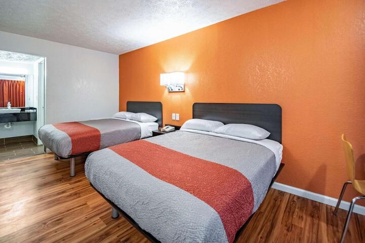 Room 14 of 23