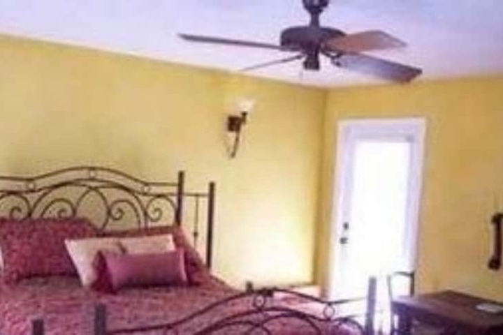 The Lakehouse Bed & Breakfast