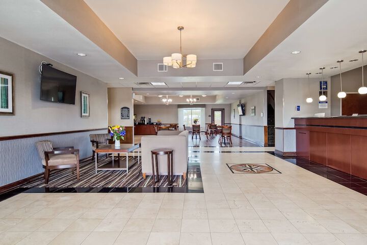 Business Center 19 of 19
