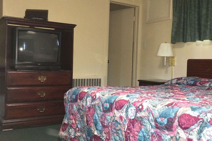 Room 24 of 46