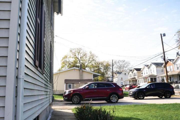 Lincoln Manor - Newly Renovated 1mile from PHL Airport and Sports Stadiums