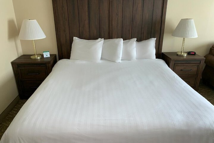Yellowstone Lodge