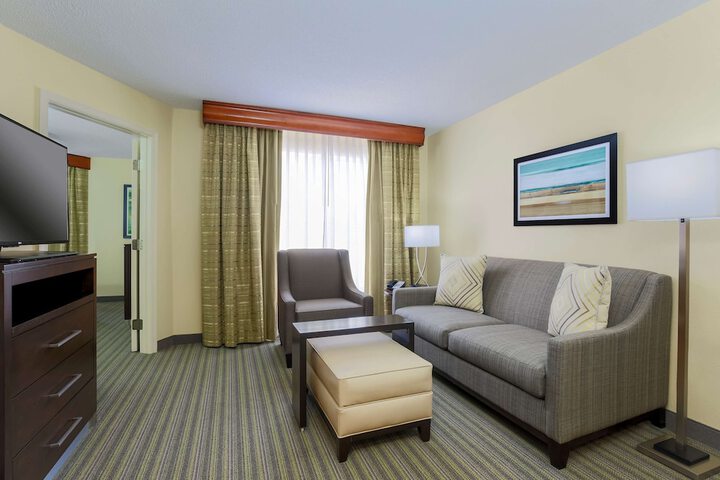 Room 32 of 46