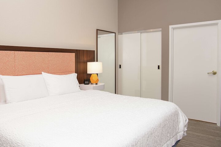 Room 27 of 52