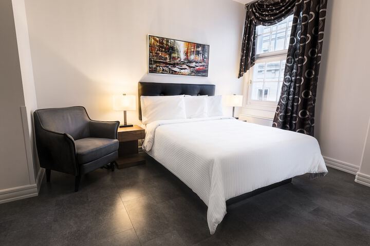Room 10 of 31