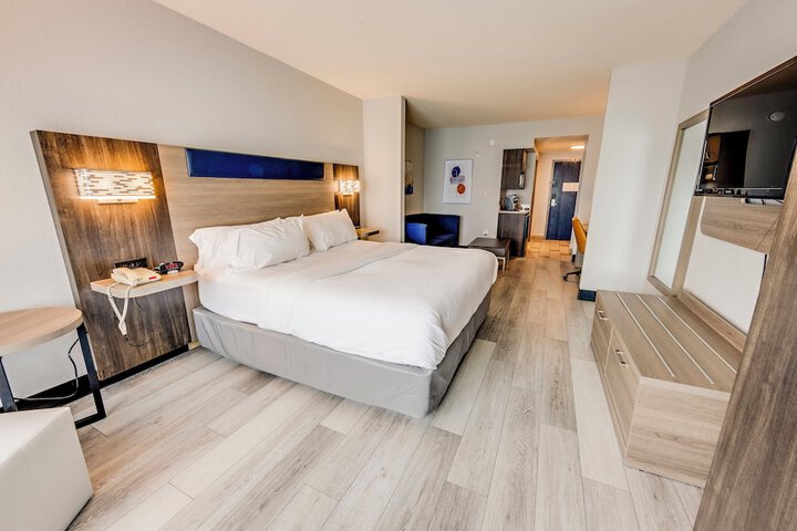 Room 30 of 68