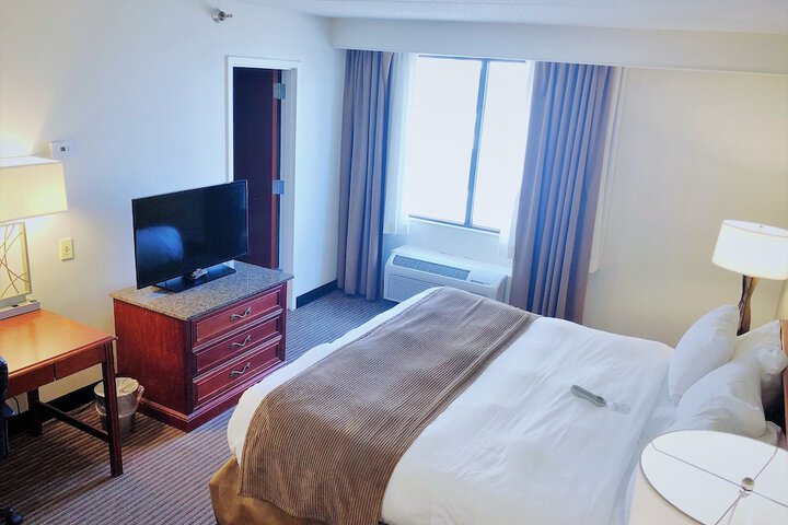 Room 10 of 37